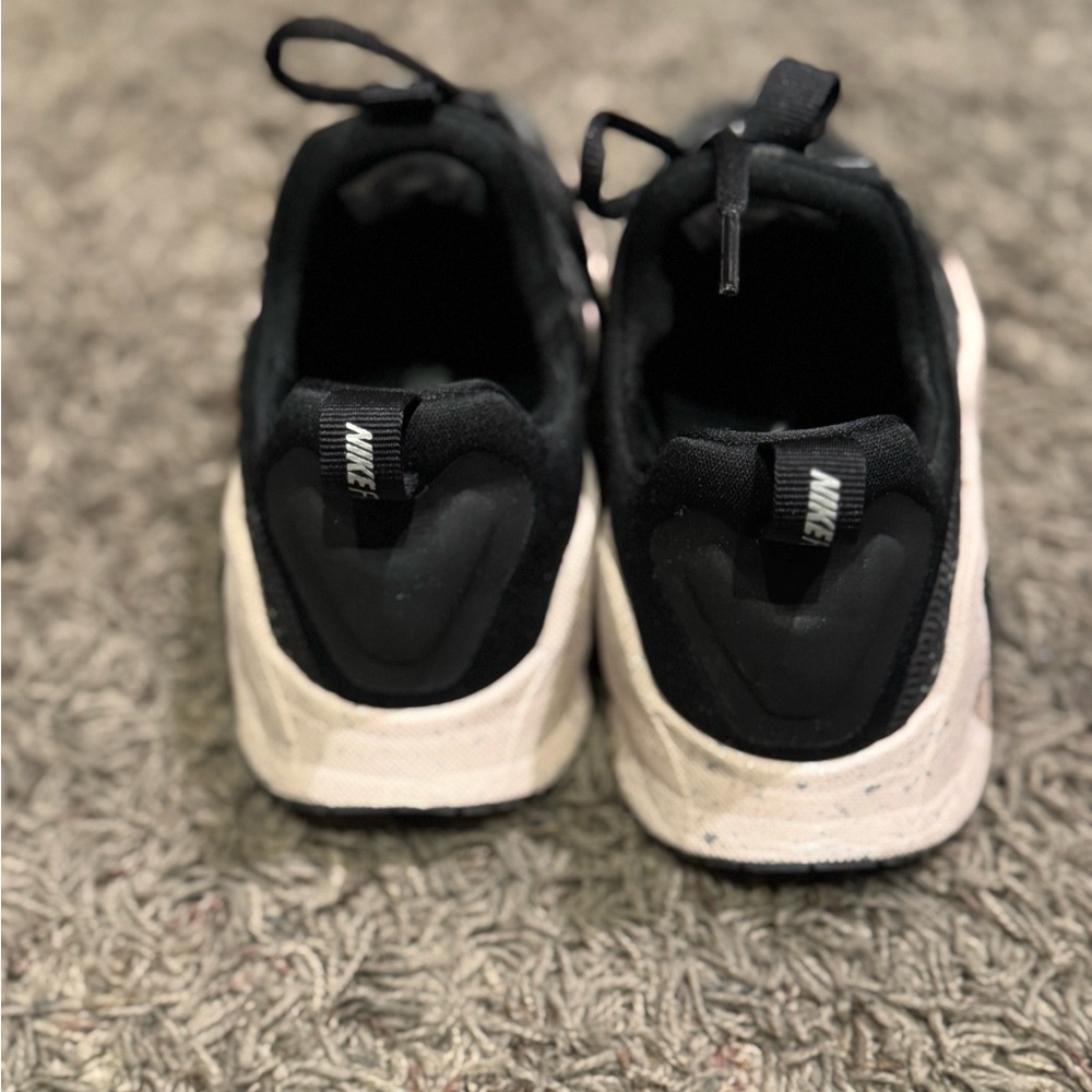 Nike Women's Black and Cream Speckled Metcon - Picture 2 of 4
